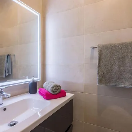 Bella Luna 3 - 2023 Neu Renoviert